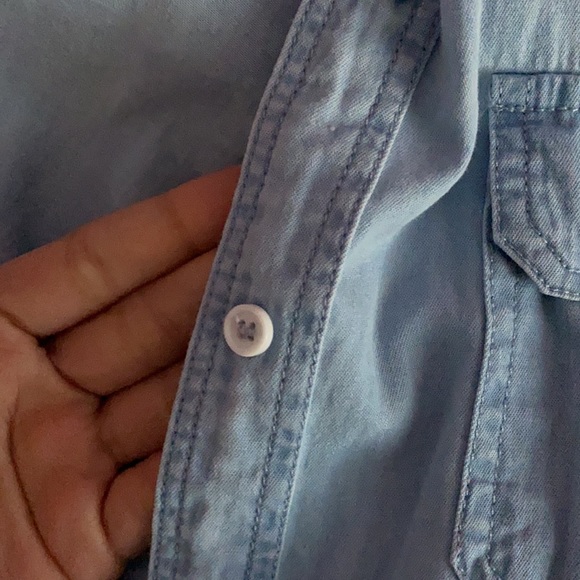 Button up too - Picture 3 of 6